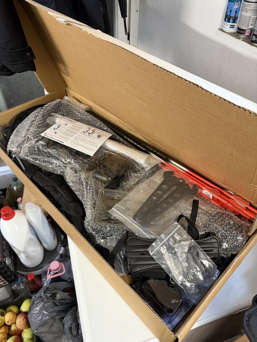 Arc vanatoare, compound bow, pe role din metal si carbon