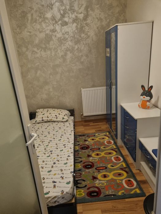 Închiriez apartament