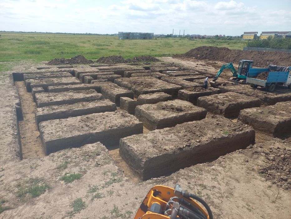 Închirieri buldoexcavator