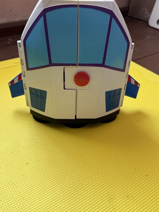 Играчка самолет