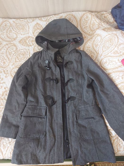 Срочно Продам хорошие вещи для девочки-подростка. Пальто и ветровку