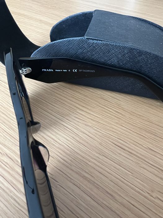 Слънчеви очила Prada