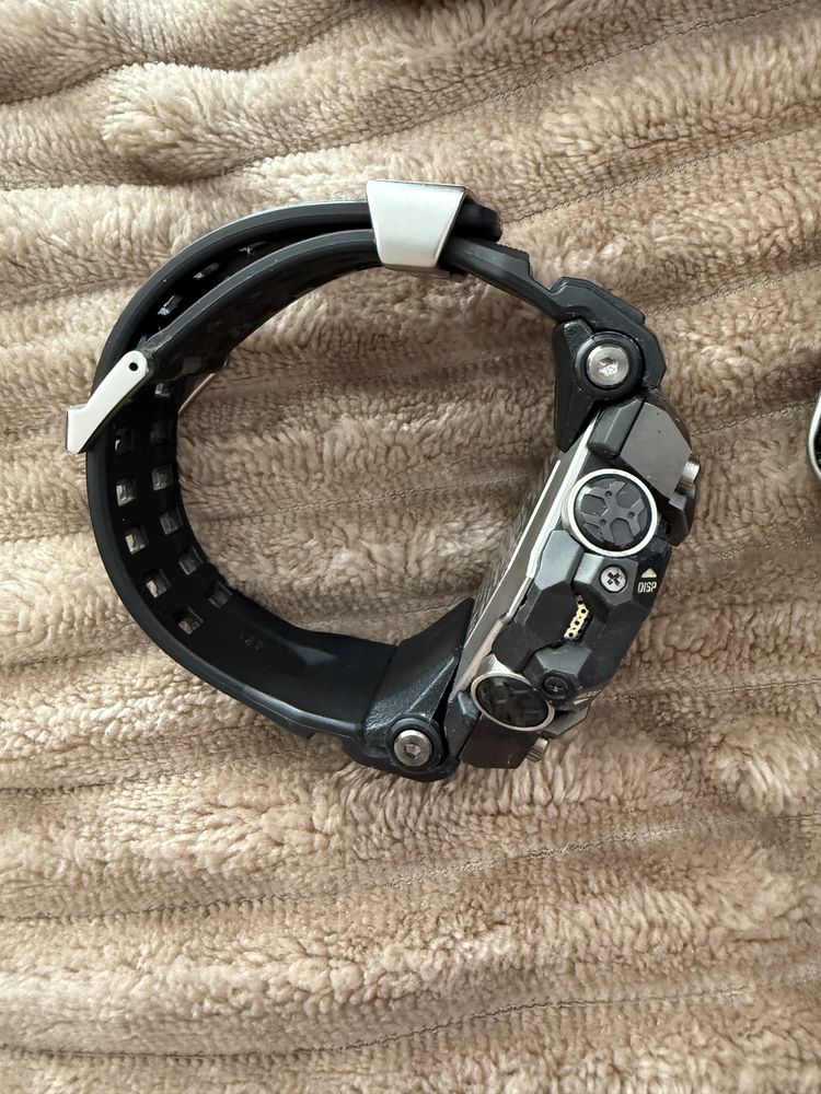 Часовник G-shock GWG-B1000 1A