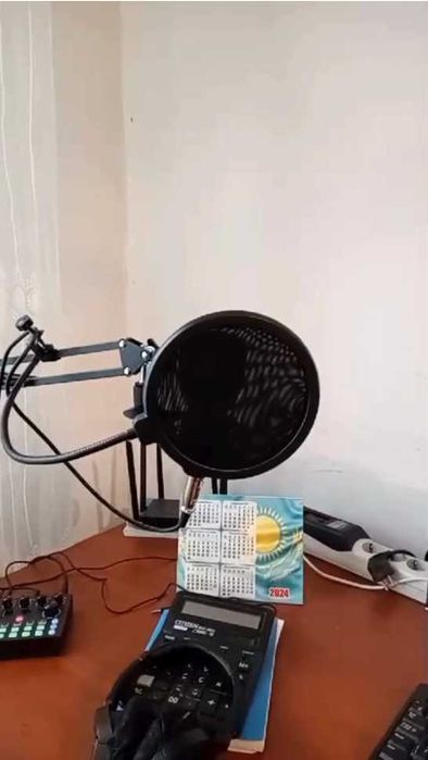 Студийный микрофон с пультом управления в упаковке!