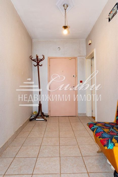 Многостаен СРЕДЕН апартамент – кв.Тракия.