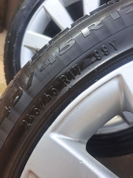 Vând jenți de aliaj pentru Audi A4 b8 pe 17 inch