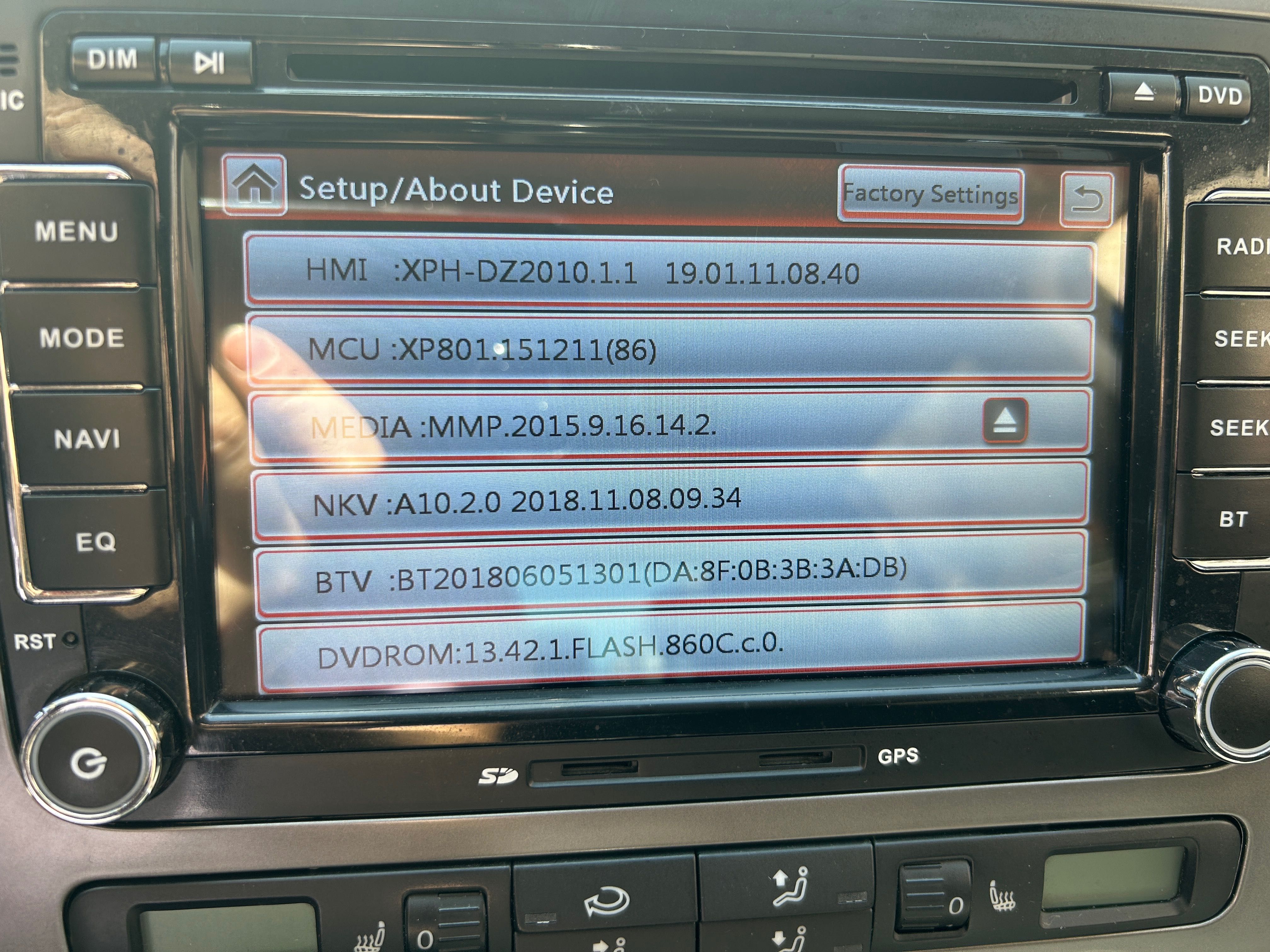 Navigatie VW Golf, SEAT, SKODA + Camera marsarier