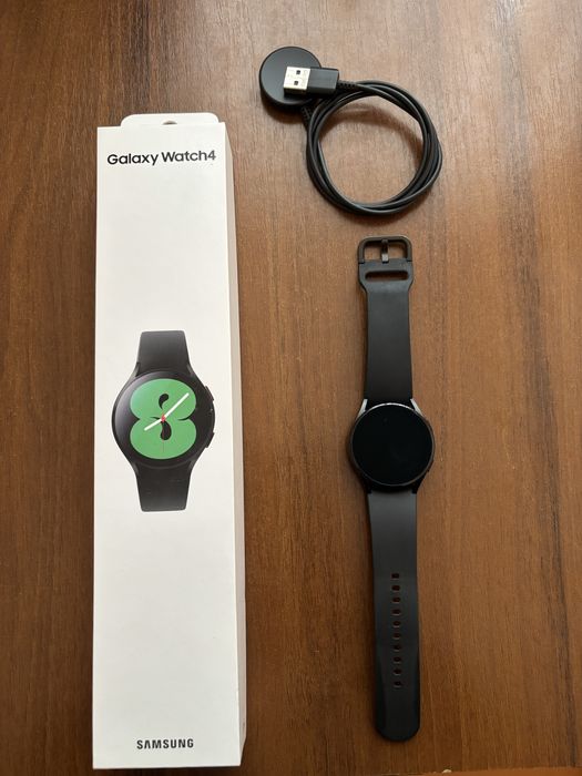 SAMSUNG Galaxy Watch4