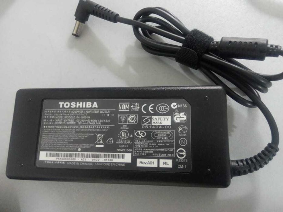 от ноутбука Тошиба, зарядка для ноутбука Toshiba, зарядка на ноутбук