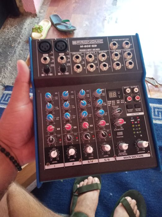 Mixer de vanzare .