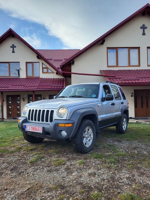 Vând Jeep Cherokee Kj 2.5