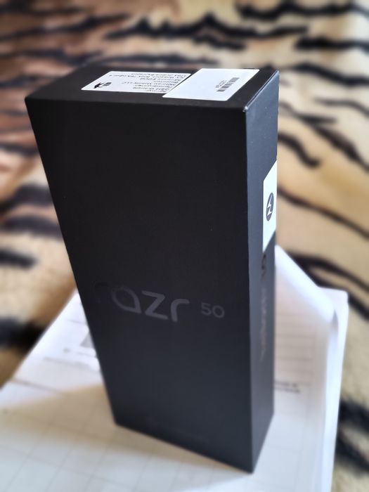 Смартфон Motorola Razr 50,Dual SIM,8GB RAM, 256GB, 5G, Koala Grey