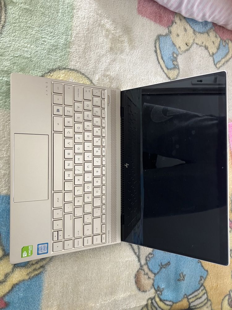 Vand laptop hp envy Gold G8 i7 8550 U