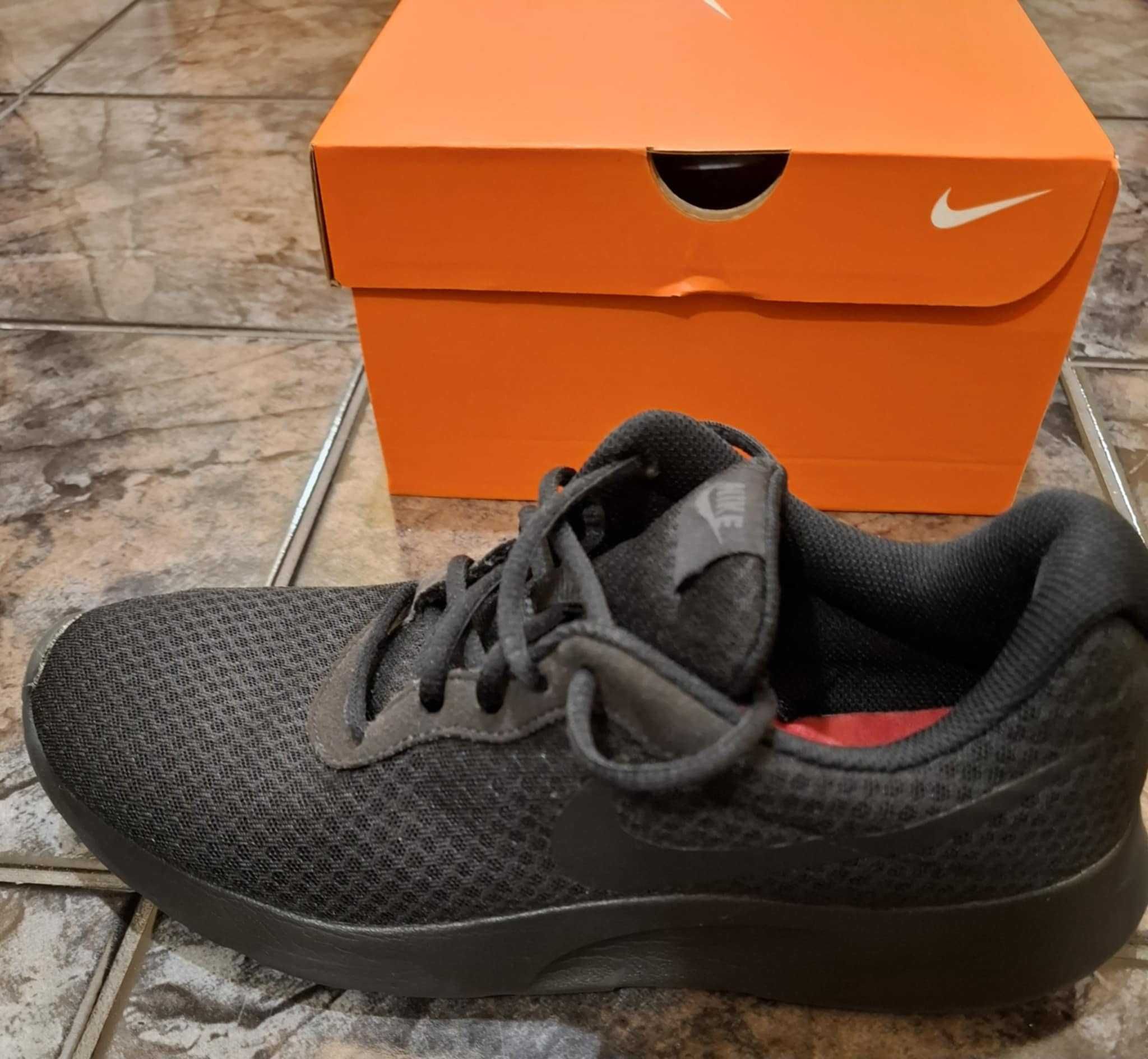 Мъжки маратонки Nike Tanjun