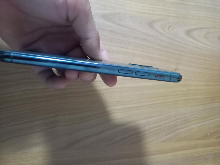 Продавам İphone 11 pro