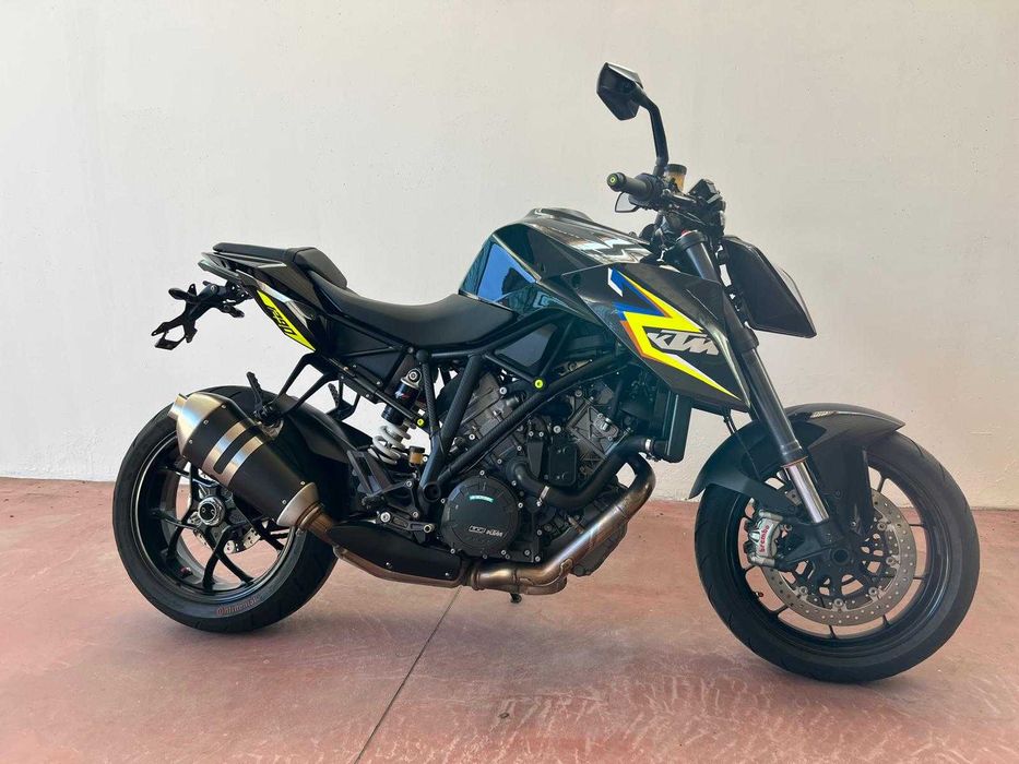 KTM Super Duke 1290 ABS 2015