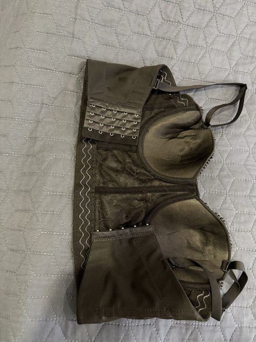 Елегагнтно Бюстие