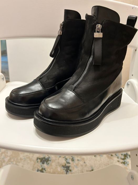 Новые зимние сапоги