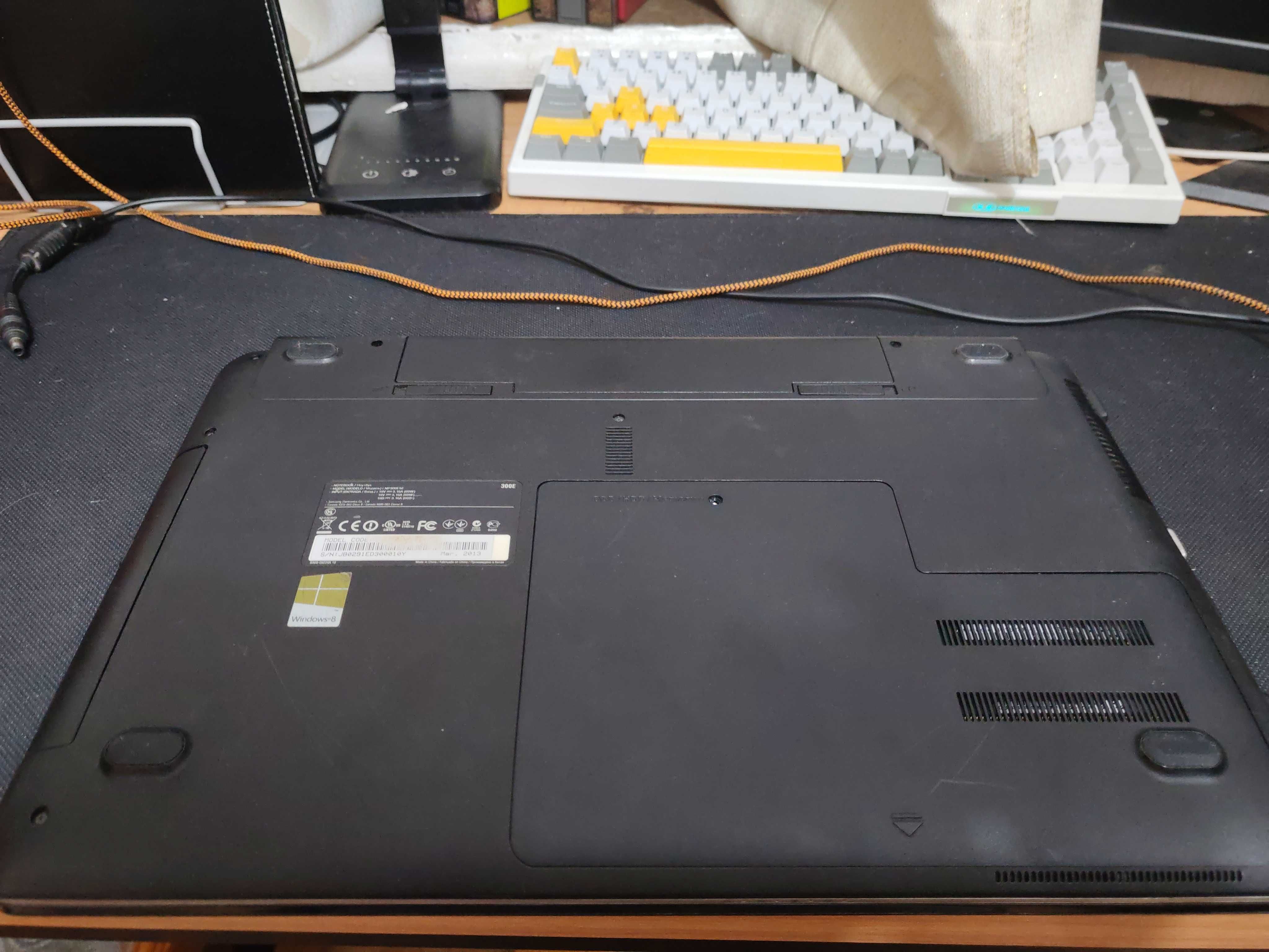 Samsung ноутбук(i3-3120M, 4GB RAM, 256GB SSD, AMD Radeon HD)
