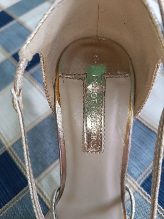 Sandale argintii 40lei