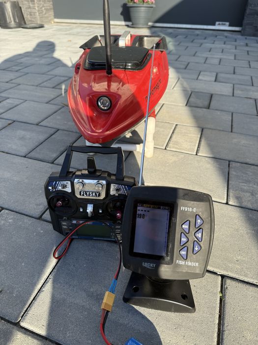 Vand navomodel plantat cu sonar