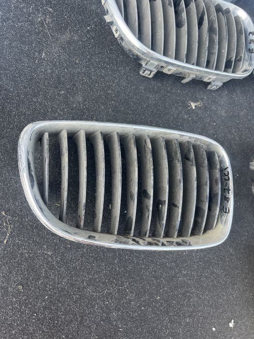 Grila radiator/ bara BMW e87 e90 x1 e84