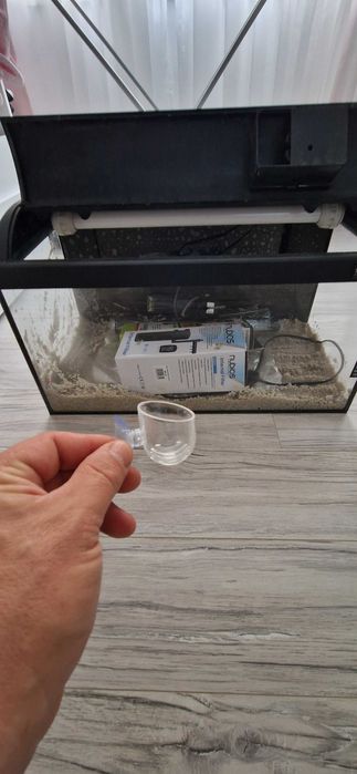 Acvariu 60 L , cu toate accesoriile + nisip!