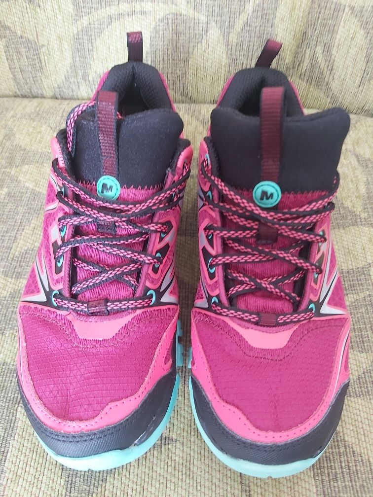 Туристически дамски обувки Merrell GTX