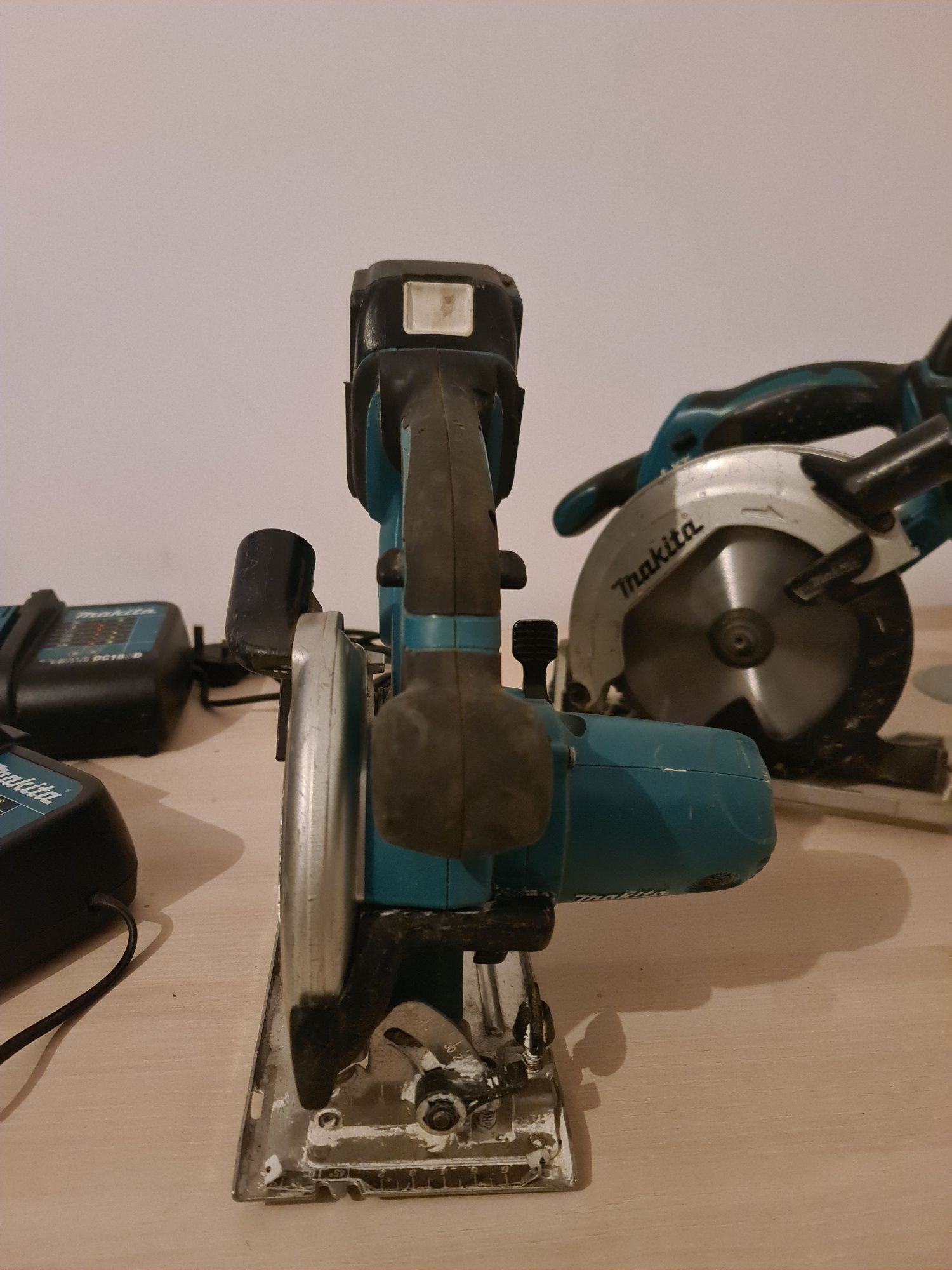 Makita DSS501 fierastrau/circular de mana cu acumulator