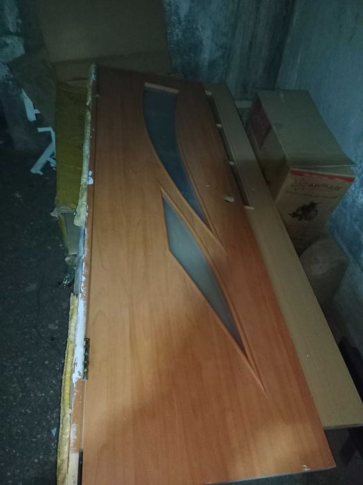 Продам двери размеры 70/200см  и 60/200см   БЕЗ КОСЯКА