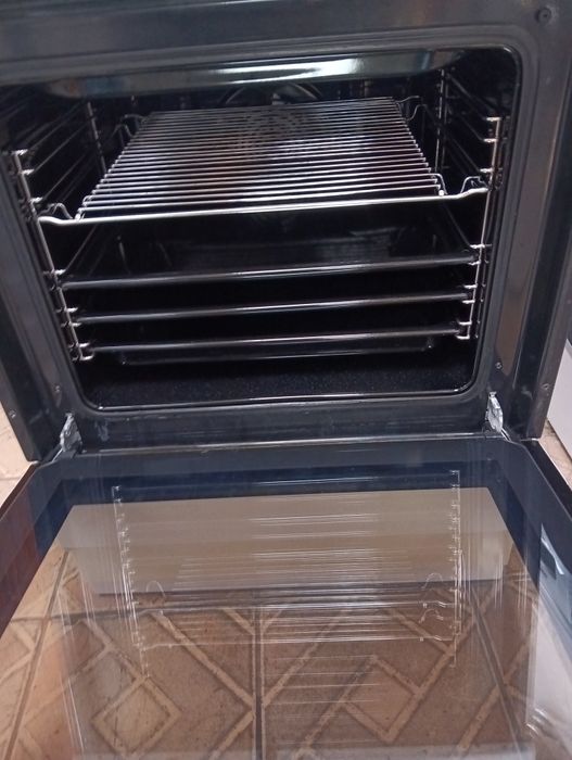 Свободно стояща печка с керамичен плот Gram 2 години гаранция!