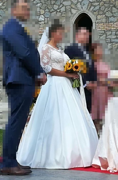 Rochie mireasa, model UNIC, stil Printesa, cu trena lunga, din tafta