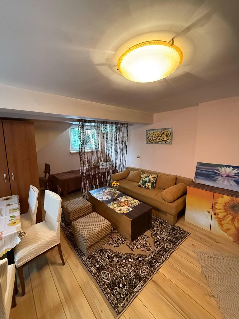 Дава се под наем Едностаен апартамент в София, Център - 45 кв.м за 450 € - Снимка #2
