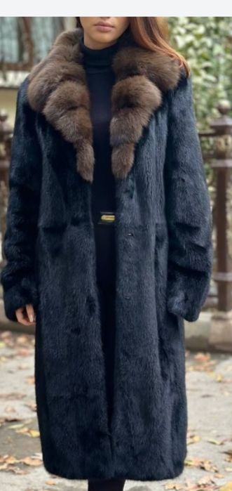 Шикарные норковые шубы трансформер а так же длинные.Состояние идеально