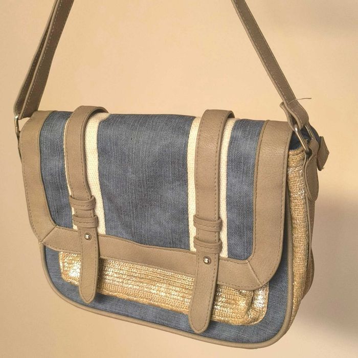 Дамска чанта с дънков дизайн