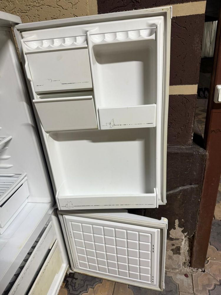 Продам холодильник