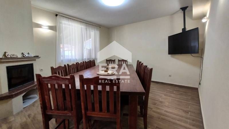 Къща за гости с басейн в с. Баня