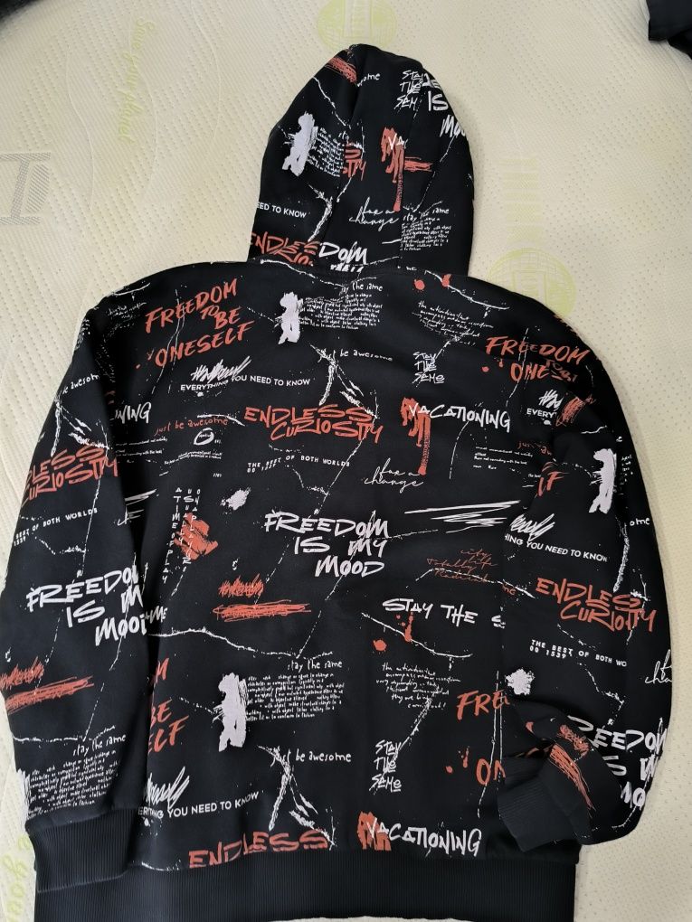 Мъжки памучен суичър.