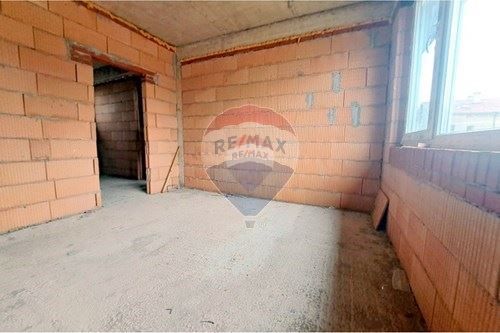Продава се Къща в с. Звездица, Област Варна - 209 кв.м за 838 €/кв.м - Снимка #9
