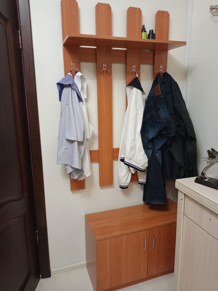 Продается прихожая-вешалка в отличном состоянии!