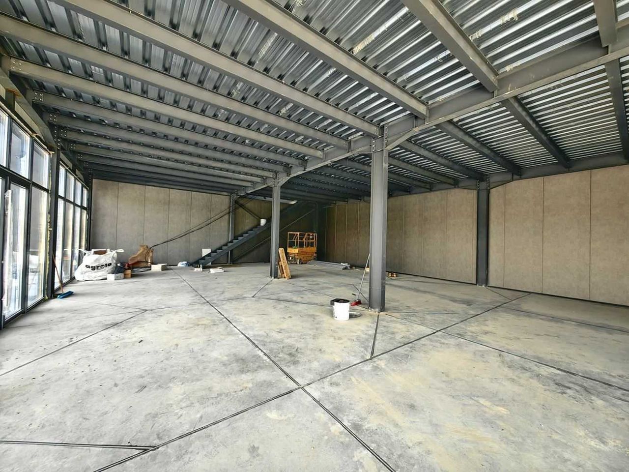 Продава се Склад в Пловдив, Индустриална зона - Север - 1110 кв.м за 982 €/кв.м - Снимка #4