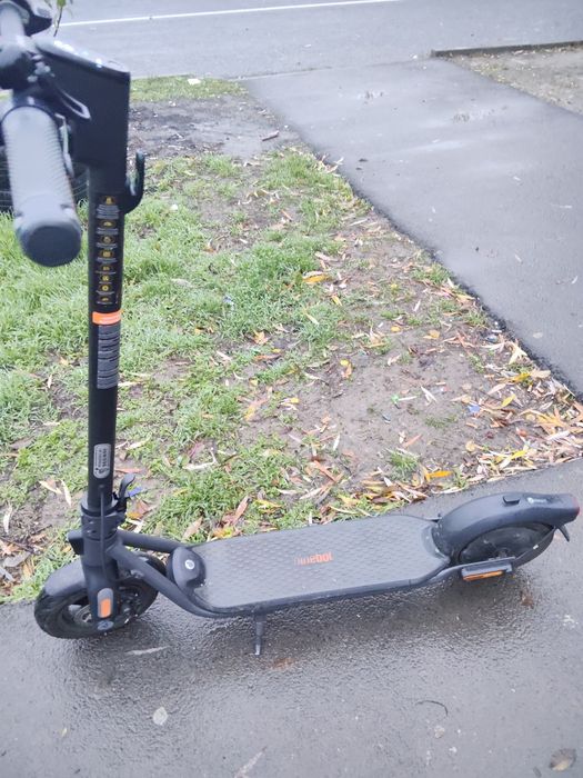 Vând sau schinb trotineta electrica