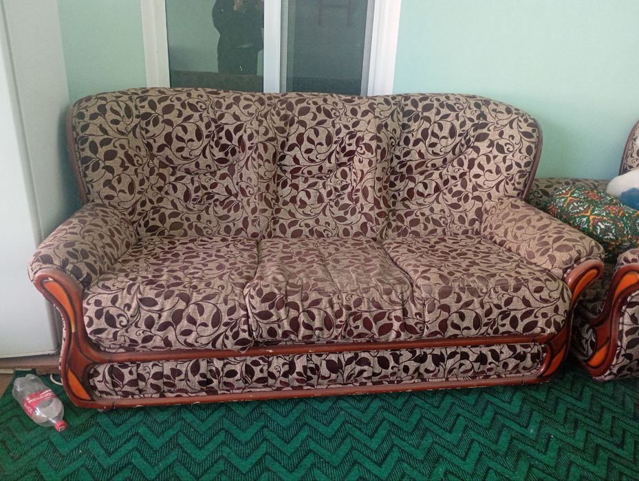 Продается диван и 2 кресла