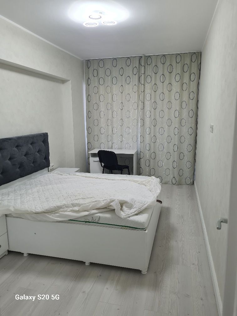 inchiriez apartament doua cam.