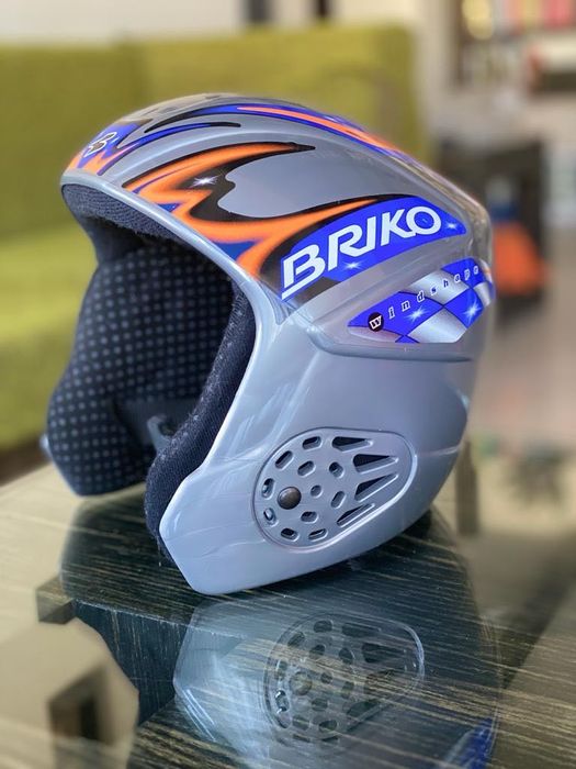 Vand 2 casti de ski – bonus casca bicicleta!!!