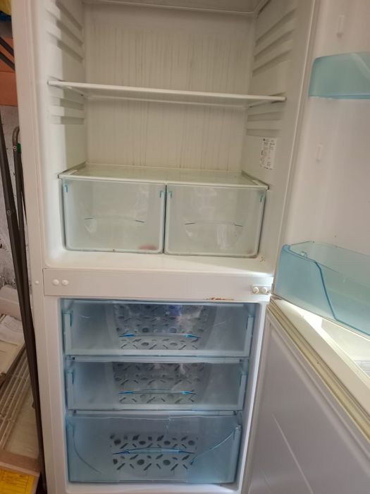 Продам холодильник