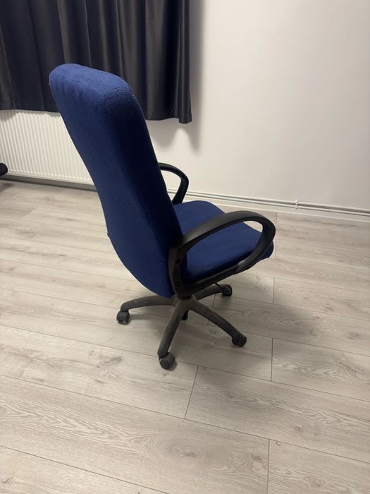 Scaun de birou albastru
