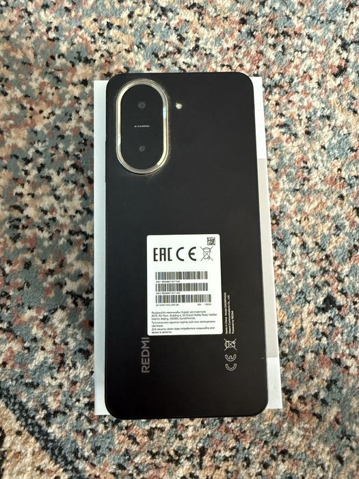 Продам почти новый сотовый телефон