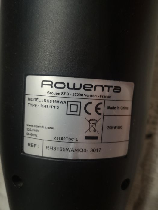 Vând aspirator vertical Rowenta Powerline Extreme Cyclonic