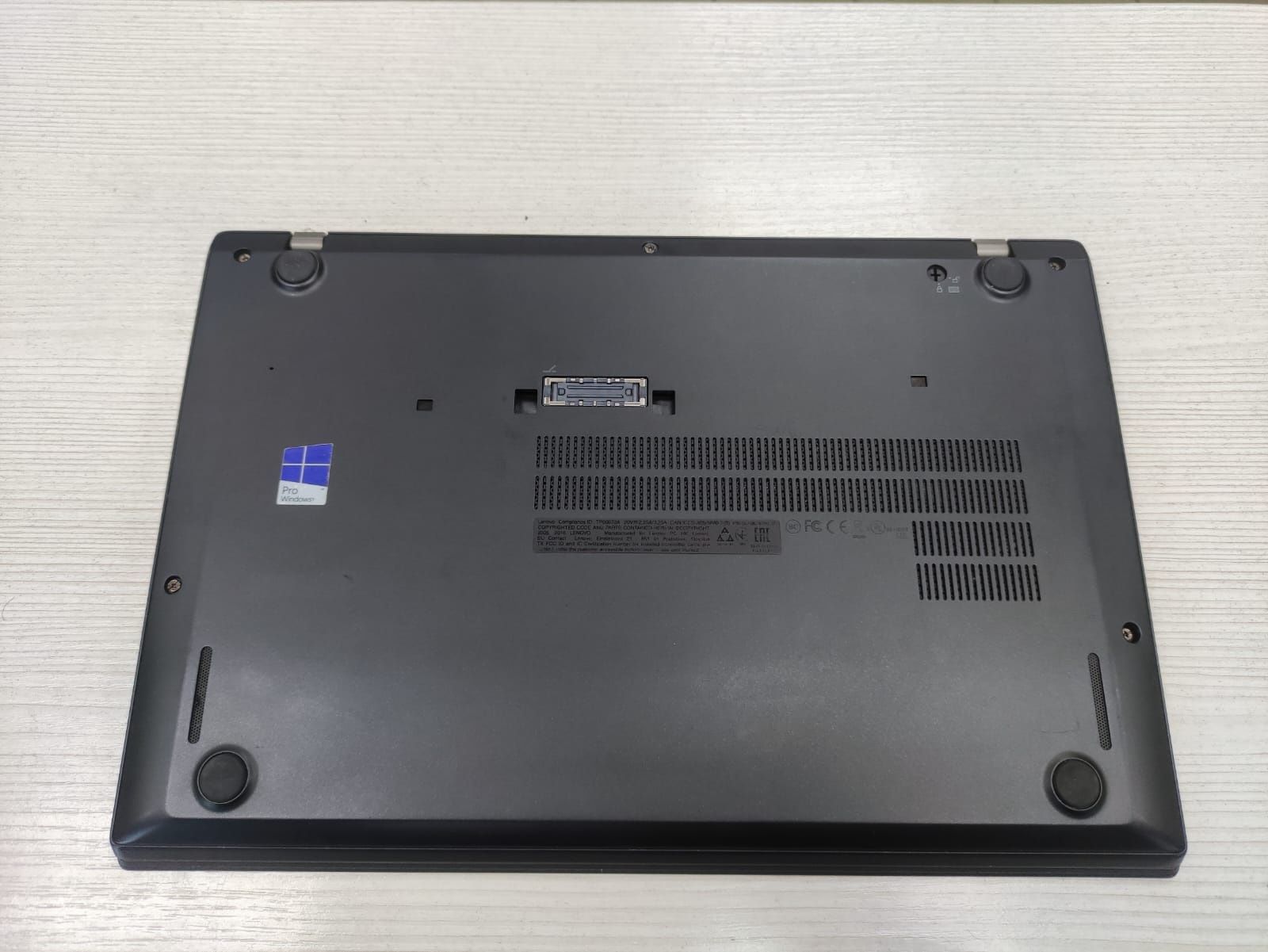 Lenovo ThinkPad (12 Gb DDR4, 512 Gb SSD, Core i5-6300u)